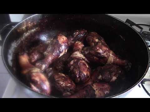 (Real)Jamaican Brown-Stew chicken legs/drumsticks.