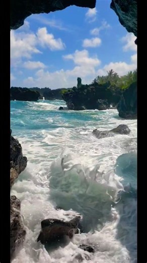 ​Maui’s Secret Beach Cave! 🌊 #hawaii