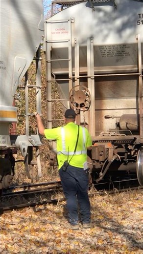 Coupling Railroad Cars, Railroad Switching Grain Spur in Ohio, JawTooth #Shorts
