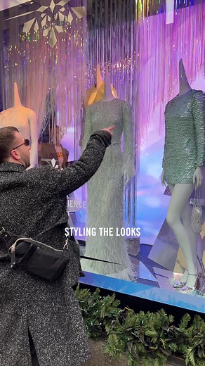 Our windows really said it's about fash-un this year 🕺💃 Presented by @Mastercard. #Saks #Holiday #SaksHoliday