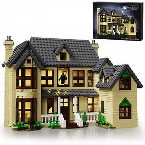 Ghostface House Building Block Sets Halloween Horror Haunted Mansion Architecture Gift for Kids 8 and Adults