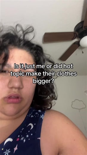 Hot Topic Clothing Size Comparison: Large vs XL