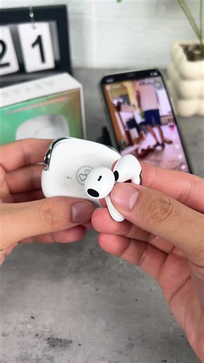 A TikTok remote with earbuds? That’s gonna blow my mind🤯#tiktokremote #remotecontrol #scroller #wirelessearbuds #tiktokshopblackfriday