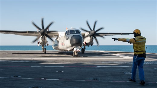 Former Navy officer uses YouTube to show people the life of an aviator