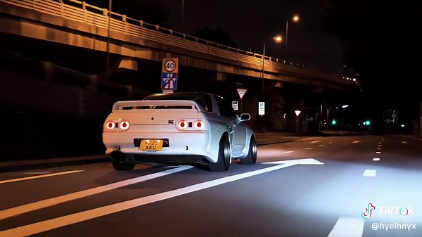 Explore the Iconic Nissan GTR R32 and JDM Culture