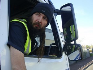 Mark Pritchard's Reversing Lorries. "back her in drive"