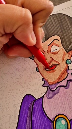 Coloriage Mystère Disney de Lady Tremaine et Cendrillon