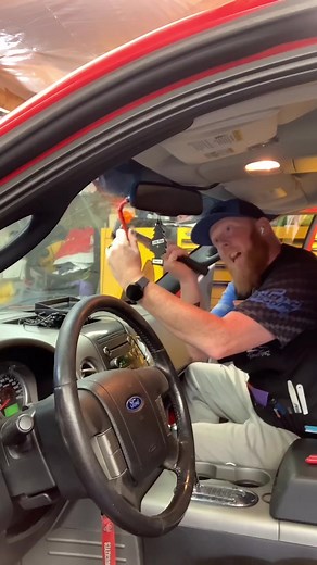 How I remove Ford rearview mirror. And then show how to properly install the mirror back on the windshield. These mirrors are very scary for most window tinters, but using the proper tools works almost 90% of the time. #f#fordmirrorf#fordrearviewmirrorpr#protipy#fyp