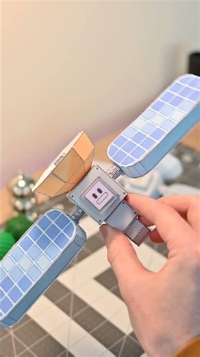 I made a papercraft satellite