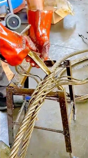 The Precise Technique of Intertwining Heavy Steel Wire Ropes for Maximum Strength #shorts
