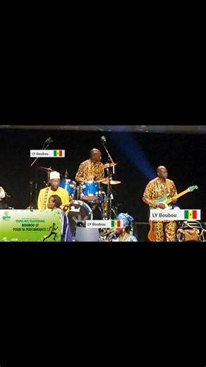 Portrait Mamy KANOUTE Choriste de Baaba Maal auprès du quel elle a fait l'essentiel de sa carrière la chanteuse sénégalaise Mamy KANOUTE par son élégance et sa voix magnifique s'appuie sur le mariage entre les instruments traditionnels et les cordes des violons occidentaux. Son second album baptisé "Mousso LOU 10 ans le premier : Thé East Wind démonte son talent musical. A l'âge de 14 ans Mamy KANOUTE commence à accompagner Baba Maal . En 1998 sous le nom Cisse Diamba KANOUTE,Mamy KANOUTE avait 