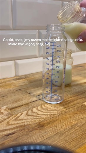 Przelejmy razem dobowe mleko. Niestety przez opuszczanie sesji, ilości spadają. Muszę pomyśleć nad jakaś zmianą, żeby się wyrabiać z minimum 6 sesjami pomiędzy obowiązkami. #kpi