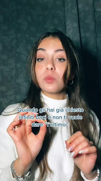 Italian Lip Sync Performance with Gestures and Style