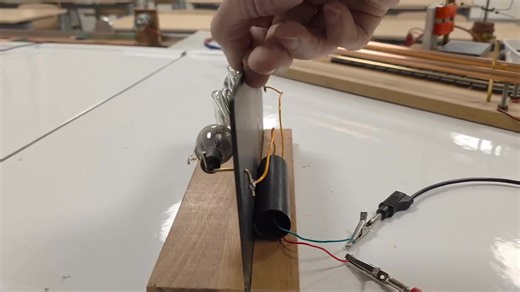 Today in class. The Geissler tube filled with neon A Geissler tube filled with neon gas emits a characteristic bright orange-red light when a high voltage is applied to its electrodes. This technology was a crucial precursor to modern neon signs. | Fadhel Mahdi