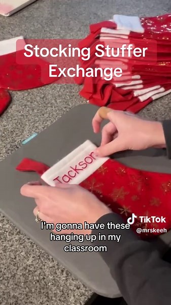You have to do this with your class! #creatorsearchinsights #christmas #stockingstuffers #classroom #teachertok #teaching #teacherlife #firstgrade #teachersoftiktok #firstgradeteacher