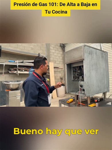 🔥⚙️ En este video explicamos el funcionamiento de los reguladores de gas utilizados en equipos de cocina industrial y la importancia de controlar correctamente la presión para garantizar una operación segura y eficiente. Aprenderás cuál es la diferencia entre un regulador primario y un regulador secundario, cómo disminuyen la presión del suministro de gas y por qué es fundamental seleccionar el regulador adecuado para cada aplicación. También hablamos sobre los diferentes tipos de reguladores (