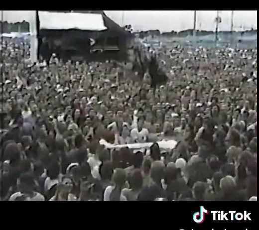 Living Colour performing Pride live at the 1st lollapalooza tour in 1991 filmed at various locations. Living Color a great under appreciated band #livingcolour #alternative #hard rock music #fyp #xzycva