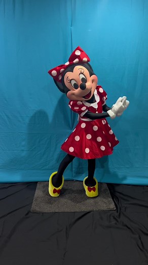 Minnie Mouse Hot Dog Dance Experience