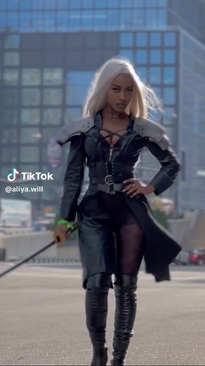 Sephiroth Cosplay from Final Fantasy VII