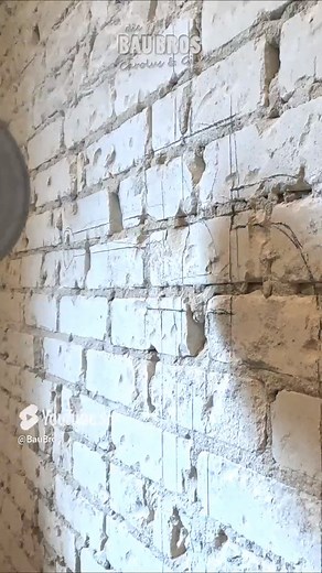 Vorbereitung Unterputzmontage Duschsystem Grohe SmartControl - Stemmen BauBros - zwei Brüder sanieren ein Badezimmer komplett in Eingenleistung Ganze Folge auf YouTube: https://youtu.be/XnquGNhV7tw #BauBros #sanieren #kernsanieren #badsanierung #bad #badezimmer #dusche #wc #selbermachen #eigenleistung #diy #sanitär #DIN #unterputzduschsystem #grohe #grohesmartcontrol #smartcontrol #montage #unterputz #safestop #thermostat #regenbrause #handbrause #kopfbrause #purerain #activerain #leitungen #lei