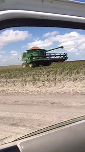 8.4K views · 31 reactions | Vendo trilladora John deere 9750sts Año 2003 Transmisión doble 4x4 Con su corte de 30 pies 3450 horas 65,000 Dólares Informes 4621116262 Con WhatsApp ☎️Pregunta sin COMPROMISO por WhatsApp, Sólo da Click aquí: bit.ly/2VEzjXg | Maquinaria e Implementos Agrícolas APL | Facebook