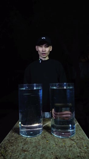 Torch -this high powered LED torch is so sobright! #torch #flashlight#tiktokmademebuyit #dealdrops #spotlight #ambientlighting #ledlamp #spotlightdeals #smartnightlights #bestgadget #hometechgadgets #bluelightblockers #outdoorlighting #waterproofchristmaslights #electricfire