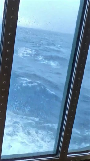 Crossing the Drake Passage by sea