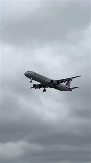 American Airlines A321 landing at O’hare