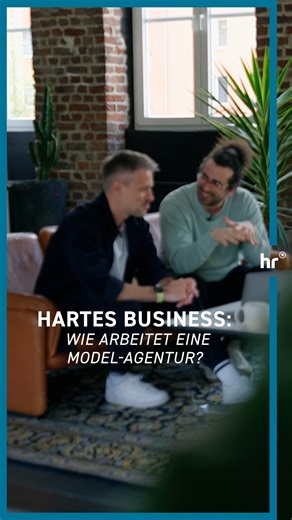 📷Kann man nur Model werden, wenn man besonders gut aussieht oder gehört da noch mehr dazu? ➡️Agentur-Gründer Torsten erzählt wie seine Agentur Models auswählt und gibt spannende Einblicke hinter die Kulissen der Model-Industrie. 🎬Wenn du noch tiefer eintauchen möchtest in die Welt der Modelagenturen und sehen willst wie sich unser Reporter selbst als Model schlägt, dann schau dir jetzt die ganze Folge von "7 Tage... Model" in der @ardmediathek​ an. #ard #ardmediathek #hessischerrundfunk #model
