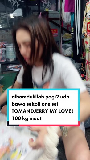 Creative Clothing Organization Tips for Retail Spaces