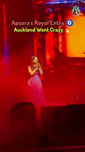 🔥Shreya Ghoshal's Grand Entry + Mere Dholna = Pure Magic | Unstoppable Tour Auckland #shorts #viral