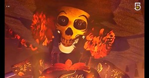 107K views · 5.1K reactions | Yᴀ ʟᴀ ᴠɪsᴛᴇ? Lila Downs ᴄᴀɴᴛᴀɴᴅᴏ "Hᴀsᴛᴀ ᴏ̨ᴜᴇ ᴛᴇ ᴄᴏɴᴏᴄɪ"  ᴄᴏɴ #JᴜᴀɴGᴀʙʀɪᴇʟ ᴇɴ #EʟSᴀʙᴏʀDᴇʟRᴇᴇɴᴄᴜᴇɴᴛʀᴏ #LɪʟᴀDᴏᴡɴs #UɴᴀSᴀɴɢʀᴇ #ᴀʀᴛɪsᴛ #ʙᴜᴇɴᴏsᴅɪᴀs #Mᴇxɪᴄᴏ #ᴍᴜsɪᴄᴀ #ғʀᴀsᴇs #Oᴀxᴀᴄᴀ #Noviembre #DiaDeLosMuertos | Lila Downs. Club de Fans Oficial "Una Sangre" | Facebook