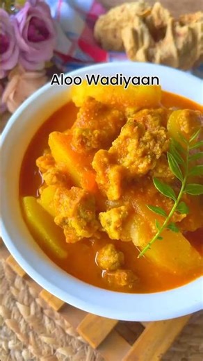 Simple Aloo Wadiyaan Recipe You’ll Love 🤤#vegetarianrecipies #IndianRecipes #foodshorts