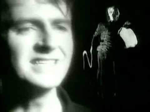 Crowded House - Fall At Your Feet 1991 "Official Video)