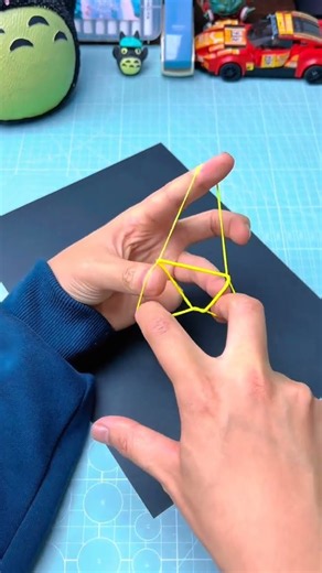 National Day is coming up soon! Here’s how to make a double layer “Star to Star” craft wit