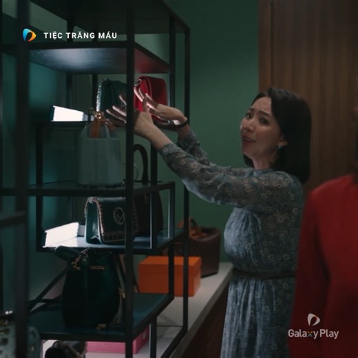 684K views · 12K reactions | Tôi khi lần đầu được hít thở không khí thượng lưu  ---  Xem "Tiệc Trăng Máu" tại: https://galaxyplay.vn/title/blood-moon-party| #GalaxyPlay #TiecTrangMau #ThaiHoa #ThuTrang #KaityNguyen #KieuMinhTuan #HongAnh #HuaViVan #DucThinh | Galaxy Play | Facebook