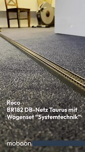 Was macht man an einem regnerischen Sonntag? ☔️Richtig! Den DC Taurus von DB Netz von Roco auf AC umrüsten, einen ESU LokSound5 einbauen und zusammen mit den Roco-Wagen der DB-Systemtechnik aufs Gleis stellen… 😏Sound an, Gleis frei, Stimmung top. 🎵🚆Was baut ihr, wenn’s draußen regnet? 👇(Unbezahlte Werbung, weil Markennennung – alles hier im Bild wurde selbst gekauft.)#mobaon #Modelleisenbahn #RCTaurus #DBNetz #Roco #ESULokSound5 #Gleisliebe #Sonntagsprojekt #Miniaturwelt #Hobbyzeit | Mobaon