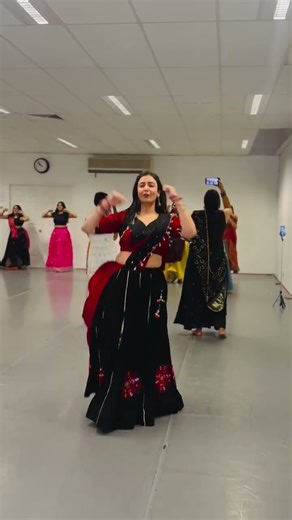 New trending hindi garba song girls dance instagram reels video #shorts #dance