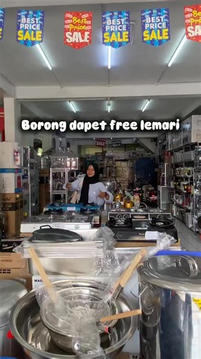 Dolpin Spal Spil on Instagram: "Masuk dari depan aja udah kelihatan lengkapnya 😍 Bangunan luas, bersih, dan nyaman buat belanja kebutuhan rumah tangga 🏠 📍 Lantai 1 Semua ada dan harganya ramah di kantong 👇 🌀 Kipas angin mulai harga termurah 🔥 Kompor berbagai tipe 🍽️ Peralatan mbg & pecah beling 🍚 Magic com 🪑 Kursi & almari 🧺 Printilan rumah tangga lengkap ⬆️ Lantai 2 Buat kebutuhan dapur makin sat-set 👌 🍳 Panci berbagai ukuran 🪣 Baskom aneka model ✨ Harga juga paling hemat di kelasn
