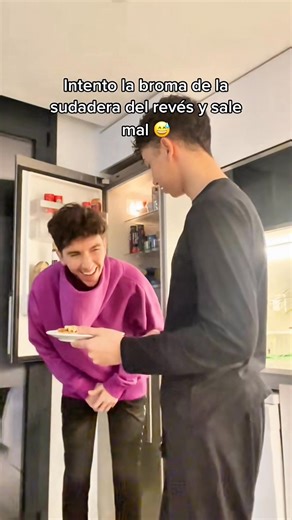 32K views · 1K reactions | Hoodie prank fail 藍藍#scare #scared #scareprank #prank #fun #funny #viral #trending #fyp #foryoupage #jumpscare #family #hoodie | Prank Us Lol | Facebook