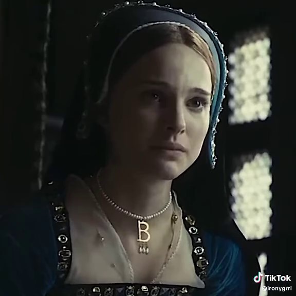 He can slay this Pu$$y whenever he wants 💙🏰⚔️ #jeremyirons #natalieportman #filmedit #tumblraesthetic #agegap