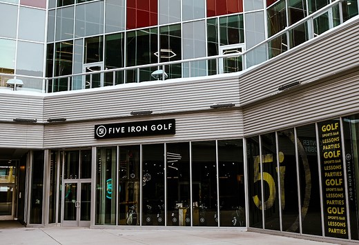 ‘Arcade for grownups’ with golf simulators, wings and beer opens in downtown Syracuse this week