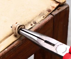 Broken Chair? Fix It With This Creative Idea! | 5-Minute Crafts Play