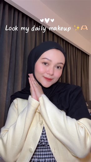 ANYAK ALAYDRUS 👱🏻‍♀️ on Instagram: "Bukan tutorial, lagi gabut rekam2 aja 😂 List produk : 👇🏻 1. Lip sleeping mask @laneige_id link no.59 2. Serum vit C @dalba_indonesia link no.60 3. Sunscreen @anessa_official_indonesia link.61 4. Concealer @narsissist 5. Cushion @yslbeauty 6. Loose powder @lauramercier 7. Blush on @diorbeauty 8. Brow pencil @fanbo.id link no.61 9. Brow wax @somethincofficial link no.62 10. Eyeshadow @diorbeauty 11. Eyeliner @makeoverid link no.63 12. Compact powder @yslbea