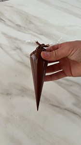 Easy piping bag hack 🍫🍰 #easy #pipingbag #bakingtips | Beamish DIY