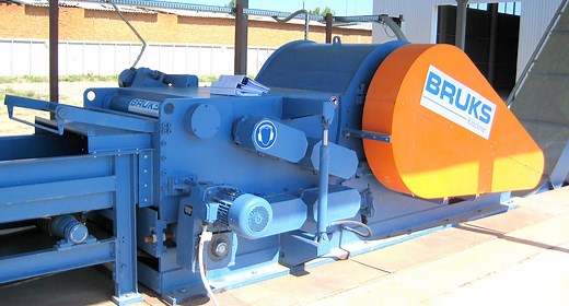 Drum chipper (horizontal)