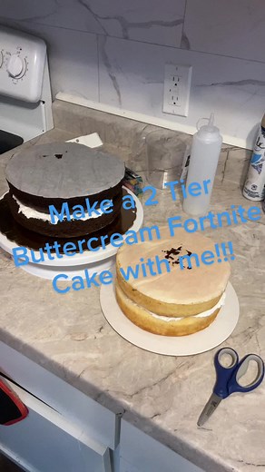 Making a 2 Tier Buttercream Fortnite Cake