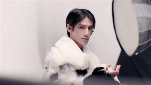 231025 • LUO YUNXI STUDIO UPDATE: "Black and white intersect, light and shadow flicker, travel through the virtual space with Luo Yunxi, and find the true heart in the infinite era!" | 罗云熙Leo - Luo Yunxi