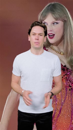 Taylor Swifts världsturné ”The eras tour” drog in över 18 miljarder kronor. Nu får personalen – allt från dansare till ljudtekniker och lastbilschaufförer – dela på 1,8 miljarder kronor i bonus. – Jag vill tacka för ert hårda arbete, säger artisten i den nya dokumentären ”Taylor Swift: The end of en era” på Disney . Reporter: Alfred Olsson | Expressen Story