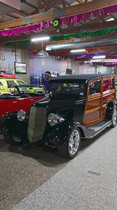 1933 Ford Custom Woody For Sale | Volo Museum Auto Sales V22102 Price, Pictures, Video & Description 👉 www.volocars.forsale/V22102 📧: sales@volocars.com ☎️: 815-385-3644 option 3 | Volo Museum Auto Sales